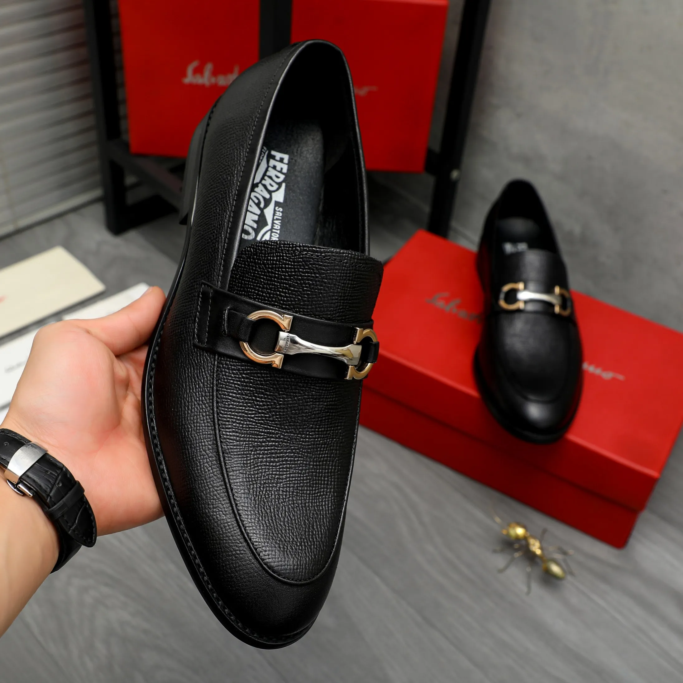 Men's shoes 💰420 Product trademark: Ferragamo " Ferragamo ] Business slip-on leather shoes Regular size: 39-45 (38.46 custom-made, non-refundable) Product materials: Selected small pebbled cowhide upper, sheepskin lining, original rubber outsole